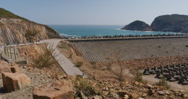 Hong Kong Geo Park 'taki High Island Rezervuarı.