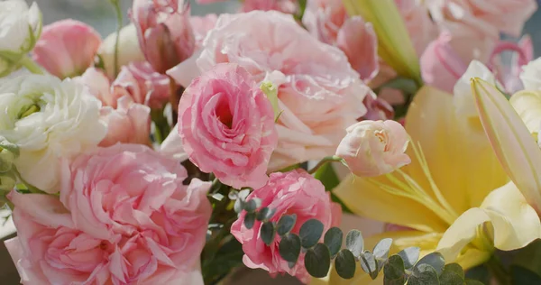 自宅で美しい花の花束 — ストック写真