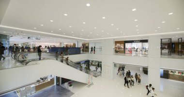 Tsim Sha Tsui, Hong Kong - 10 Şubat 2021: Hong Kong alışveriş merkezi