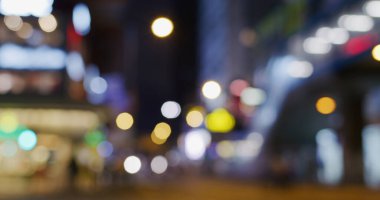 Geceleri şehrin bulanık görüntüsü