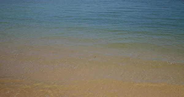 Морские Волны Над Песчаным Пляжем — стоковое фото