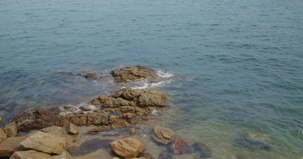 Onda Mar Sobre Praia Pedra — Fotografia de Stock