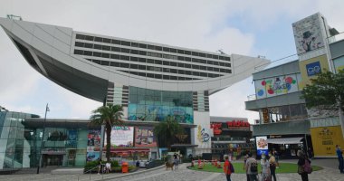 Victoria Peak, Hong Kong - 30 Mayıs 2021: Tepedeki alışveriş merkezi