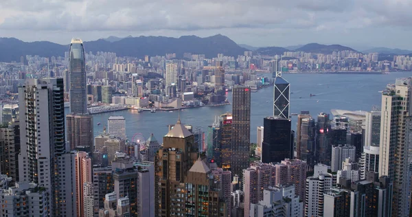 2021年5月30日香港维多利亚山顶 傍晚时分的香港城市 — 图库照片