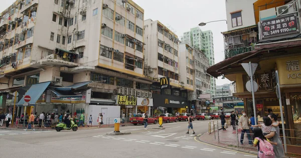 Tsuen Wan, Hong Kong - 03 Mayıs 2021: Hong Kong şehir yaşamı