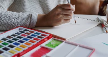 Not defterine su rengi çiz 