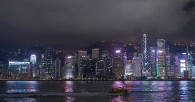 Tsim Sha Tsui, Hong Kong - 17 Haziran 2021; Hong Kong şehri gecesi