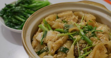 Hong Kong usulü akşam yemeği.