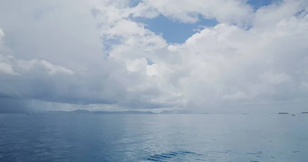 Weiße Wolke Mit Blauem Himmel Und Meer — Stockfoto