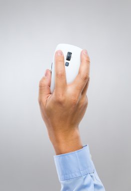 bilgisayar mouse tutan işadamı el