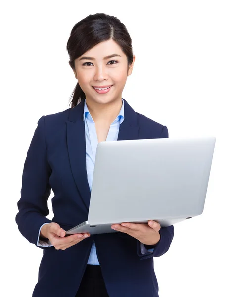 Businesswoman use of laptop computer — Stock Photo, Image