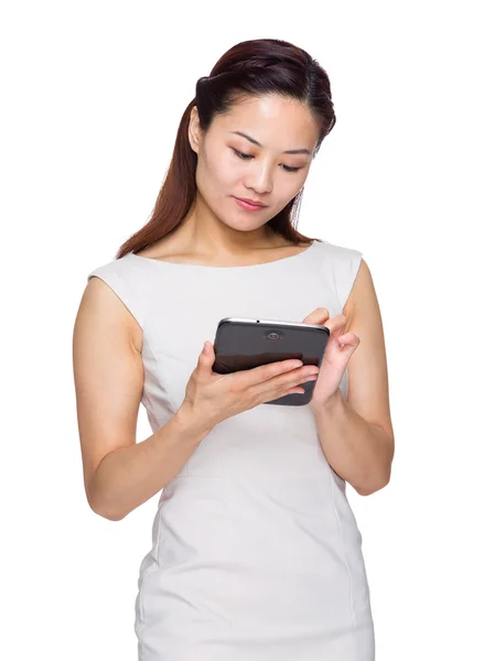 Asian businesswoman use tablet — Stock Photo, Image