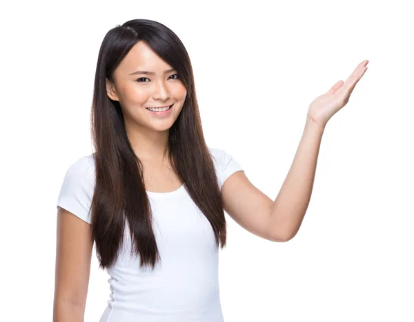 Mujer con presentación a mano — Foto de Stock