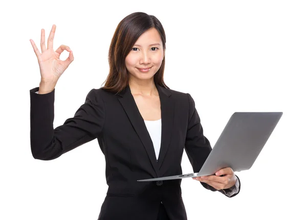 Asian woman with laptop — Stock Photo, Image