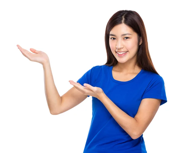 Asian female show with blank sign — Stock Photo, Image