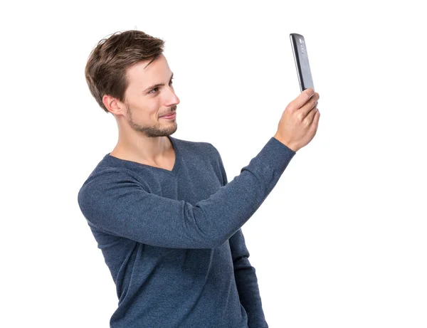 Homem toma selfie — Fotografia de Stock