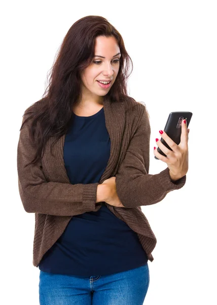 Mujer leer el teléfono móvil — Foto de Stock