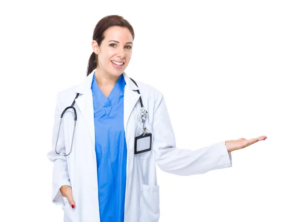 Dokter dengan tampilan tangan dengan tanda kosong — Stok Foto