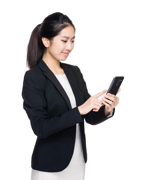 Businesswoman send message on cellphone — Stock Photo, Image