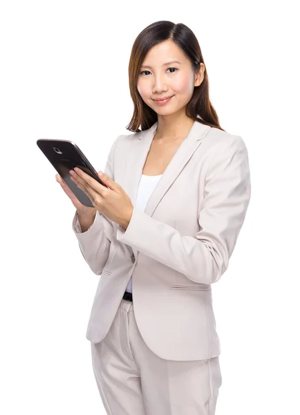 Businesswoman use of tablet — Stock Photo, Image