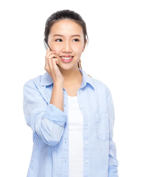 Woman talking on mobile phone — Stock Photo, Image