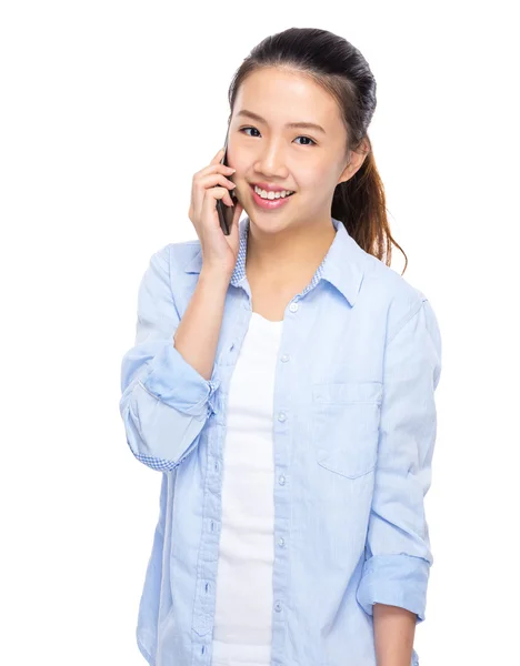 Woman talking on mobile phone — Stock Photo, Image