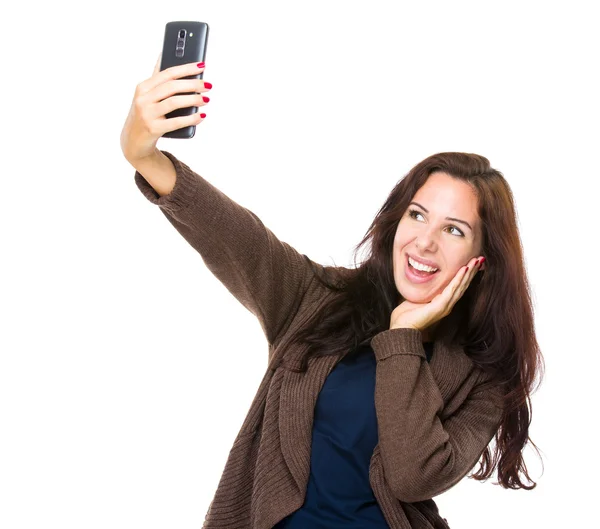 Brünette Frau macht Selfie — Stockfoto