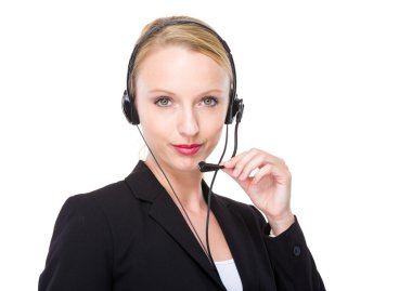 Kadın çağrı merkezi operatörü