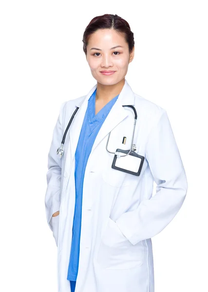 Medico donna con stetoscopio — Foto Stock