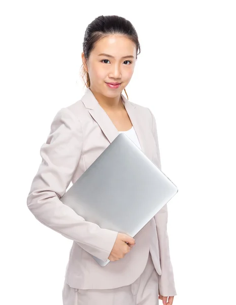 Mujer de negocios con ordenador portátil — Foto de Stock