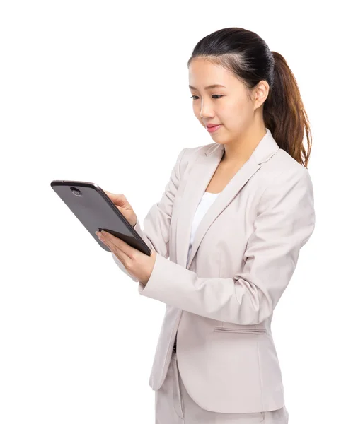 Young businesswoman using digital tablet — Stock Photo, Image