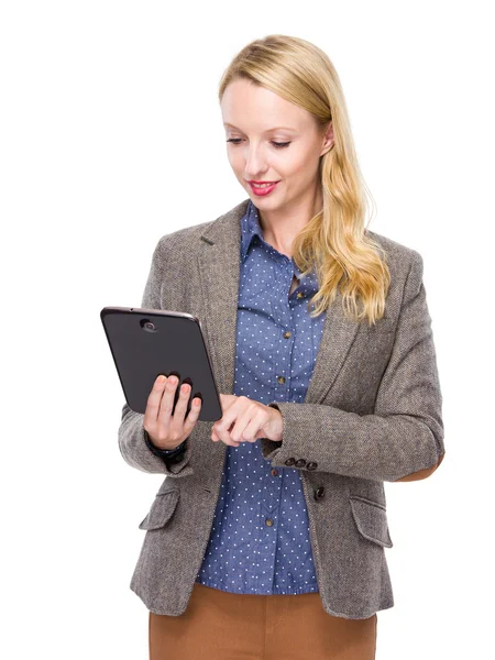 Woman using digital tablet — Stock Photo, Image