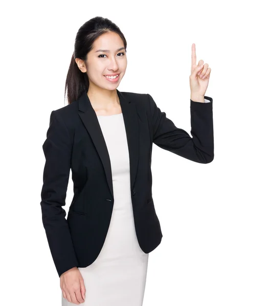 Femme d'affaires avec pointe des doigts vers le haut — Photo