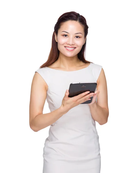 Woman using digital tablet — Stock Photo, Image