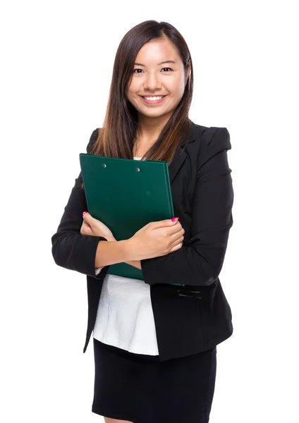 Femme d'affaires avec presse-papiers — Photo