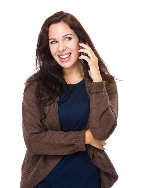 Wanita berbicara di telepon genggam — Stok Foto