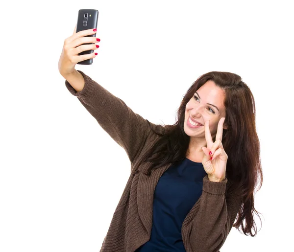 Frau macht Selfie — Stockfoto