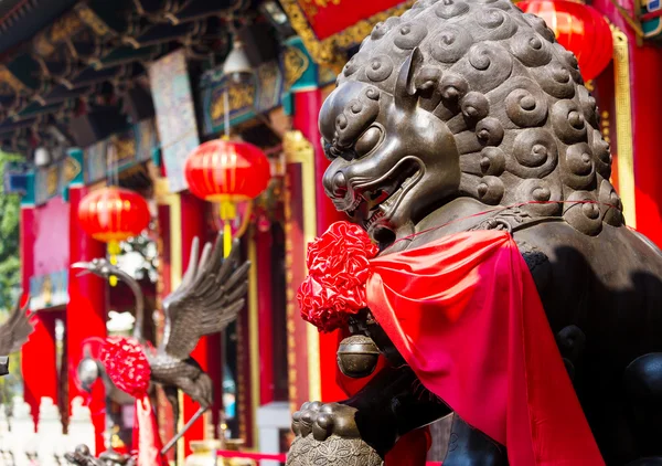 Estátua de pedra de leão chinês — Fotografia de Stock