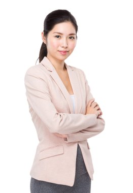 kollarını çapraz güzel iş kadını