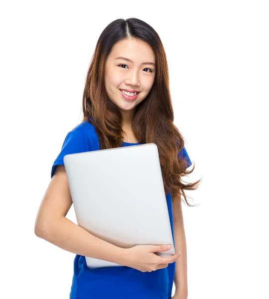 Vrouw met laptop computer — Stockfoto