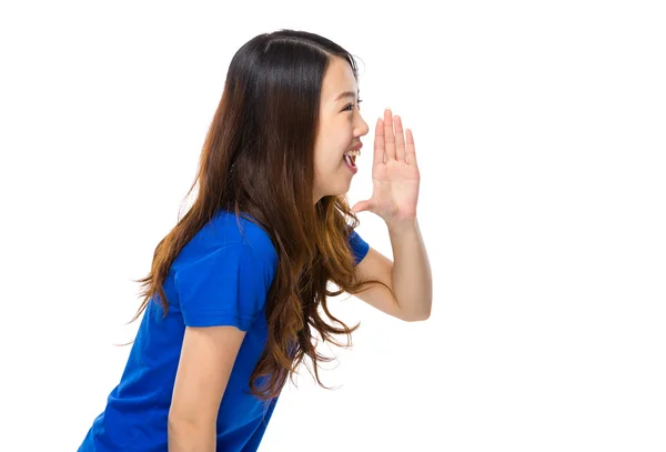 Jonge vrouw schreeuwen — Stockfoto