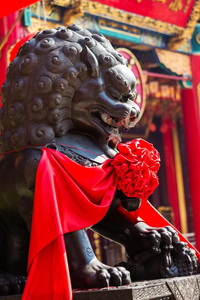 中国庙宇中的狮子雕像 — 图库照片