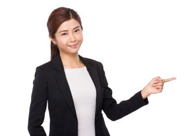 iş kadını ile parmak işareti bir yana