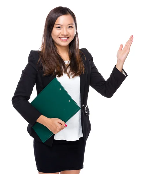 Singaporean business woman with clipboard — Stock Photo, Image