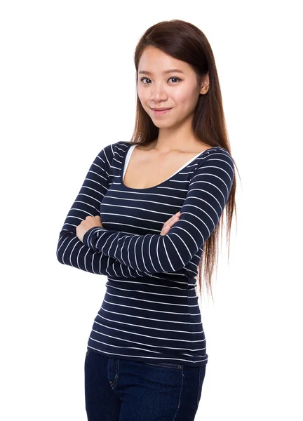 Young woman with arms crossed — Stock Photo, Image