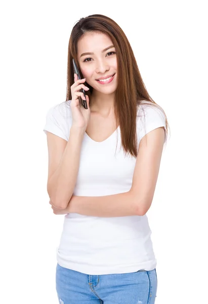 Mujer hablando por teléfono móvil — Foto de Stock