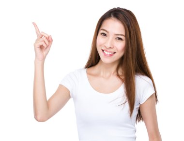 Parmakla işaret eden kadın