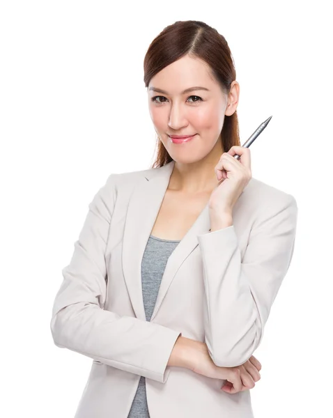 Mujer de negocios con pluma — Foto de Stock