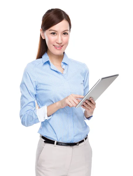 Businesswoman using digital tablet — Stock Photo, Image