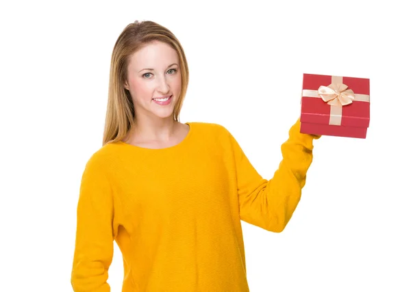 Woman holding gift box — Stock Photo, Image